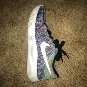 Women’s Nike Lunarlon Size 7